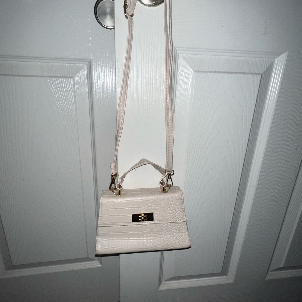 Elegant Cream Handbag